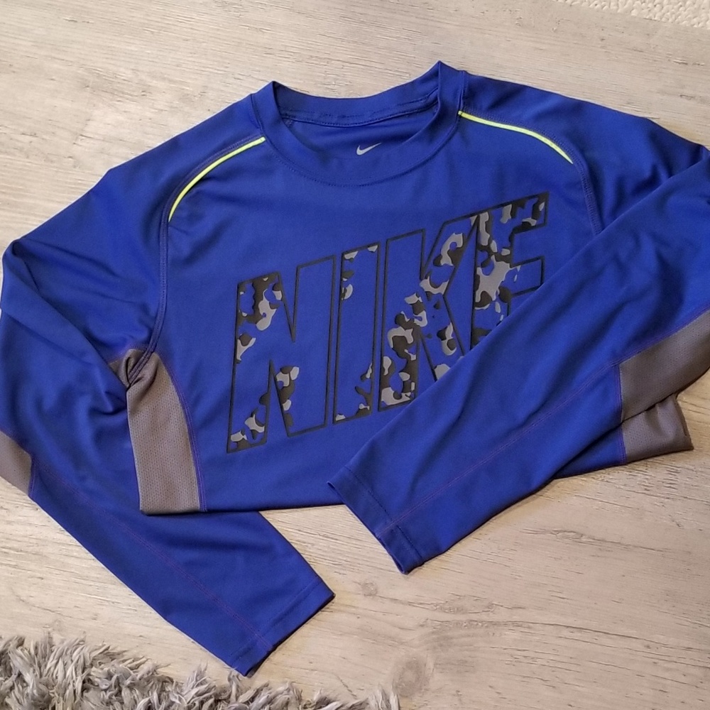 🏃‍♂️Nike Boys Athletic Tshirt - size L